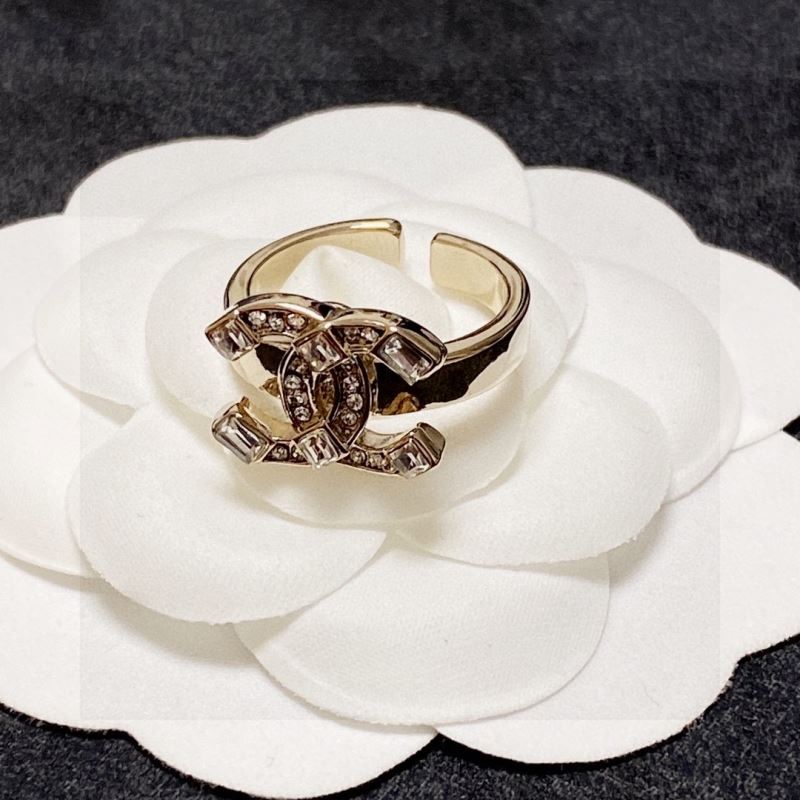Ch**el rings